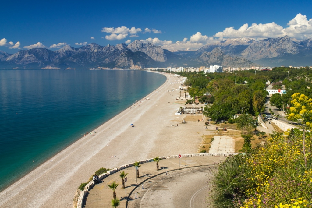 Beachfront luxury villa in Antalya